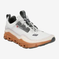 On Running Art.  Cloudaway Beige