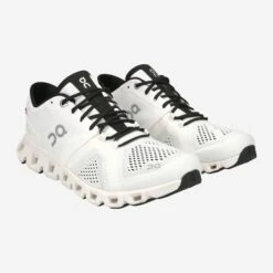 On Running Art.  Cloud X Weiß