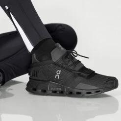 On Running Art. 26.99822 Cloudnova Schwarz 11 On Running Art. 26.99822 Cloudnova Schwarz -On Running sonder 1330090005