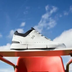 On Running Art.  48.99457 The Roger Advantage Weiß -On Running sonder 1331010054